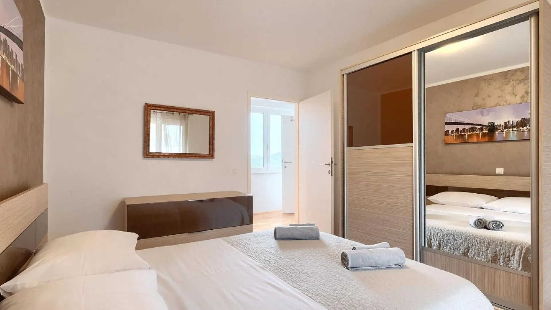Spacious Holiday Home With A Pool In Rovinjsko Rovinjsko Selo
