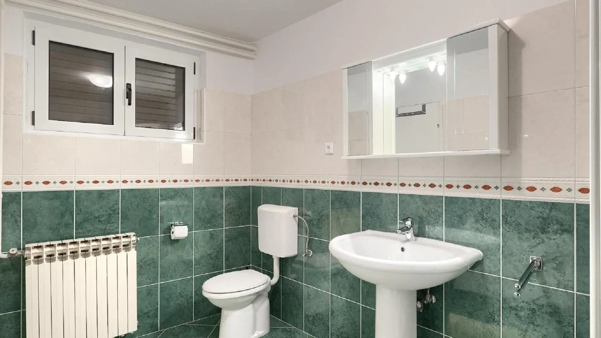 Spacious Holiday Home With A Pool In Rovinjsko Rovinjsko Selo