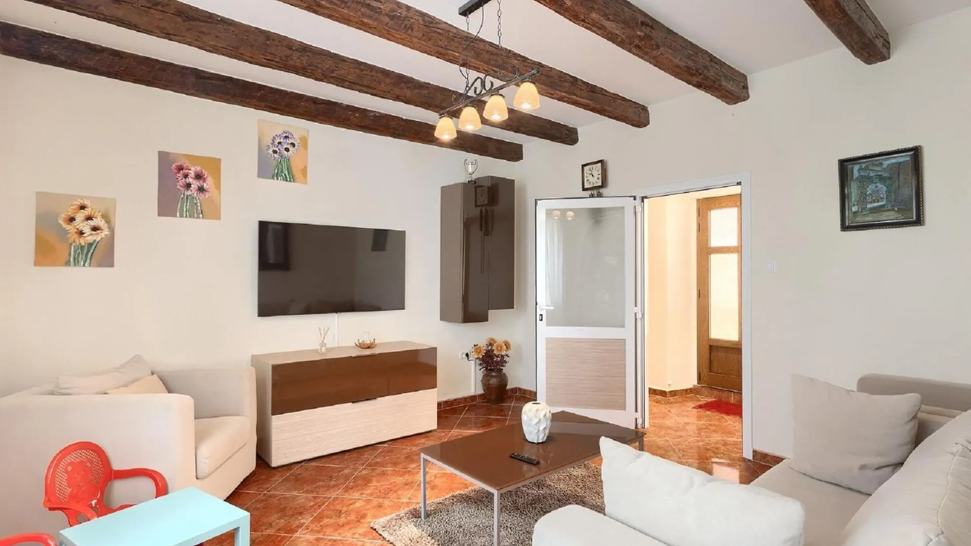 Spacious Holiday Home With A Pool In Rovinjsko Rovinjsko Selo