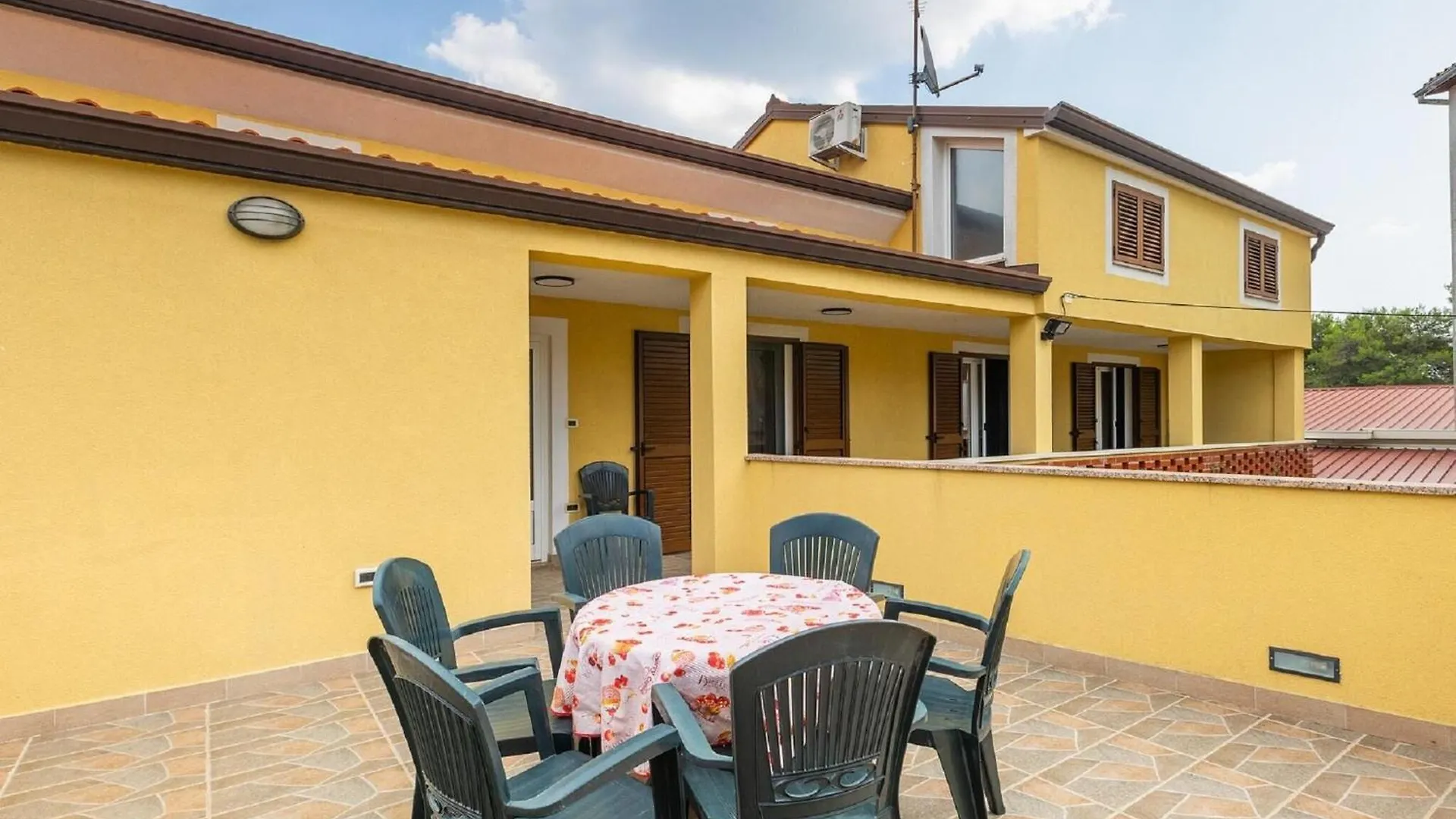 Spacious Holiday Home With A Pool In Rovinjsko Rovinjsko Selo 0*,  Chorvatsko